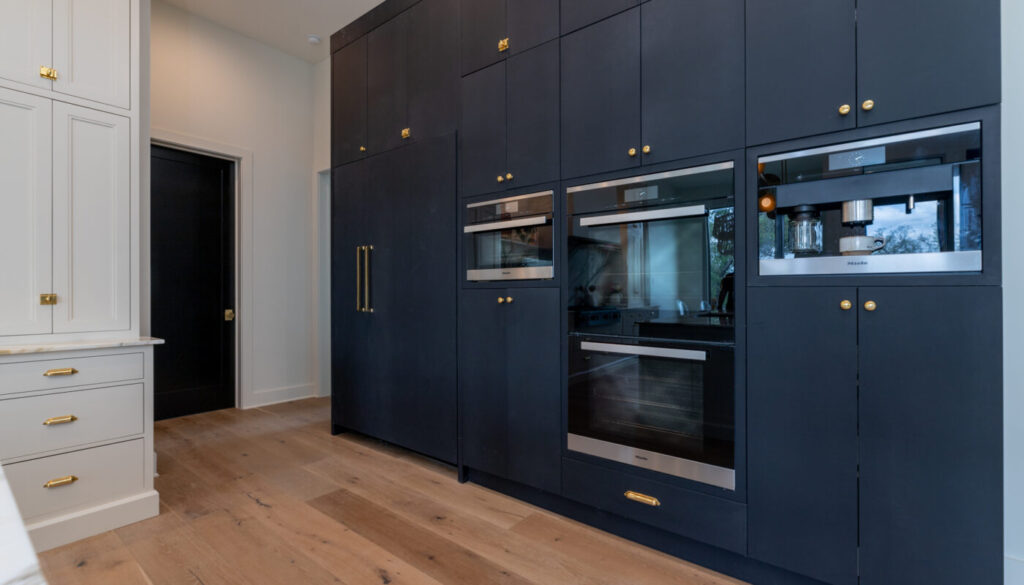 custom craft kitchen cabinets